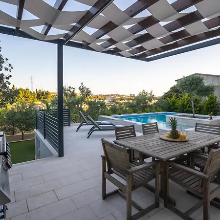 Luxury With Heated Pool - Tekla Mravince