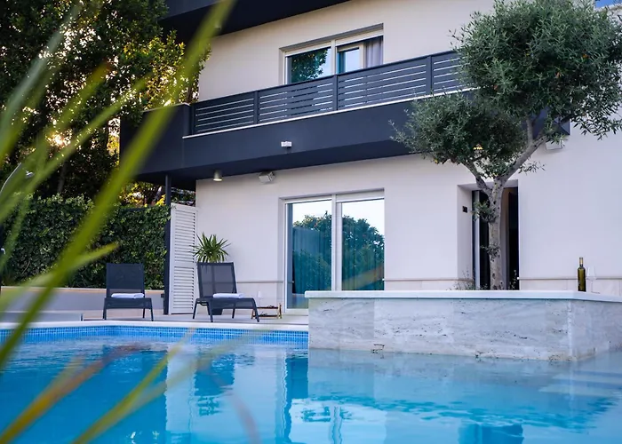 Luxury With Heated Pool - Tekla 公寓 Mravince