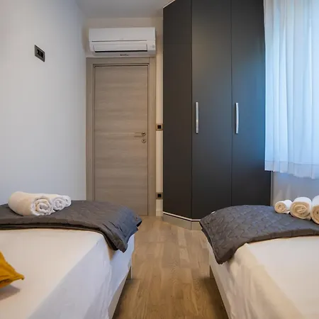 Luxury With Heated Pool - Tekla Apartamento Mravince